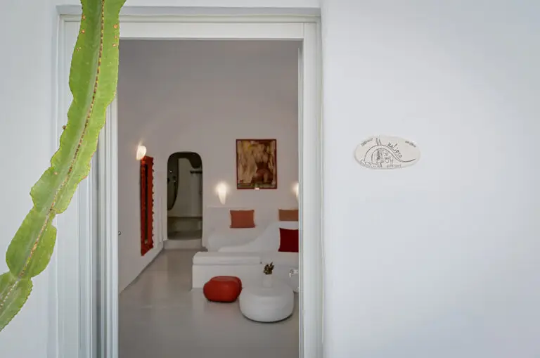 Trieris entrance design